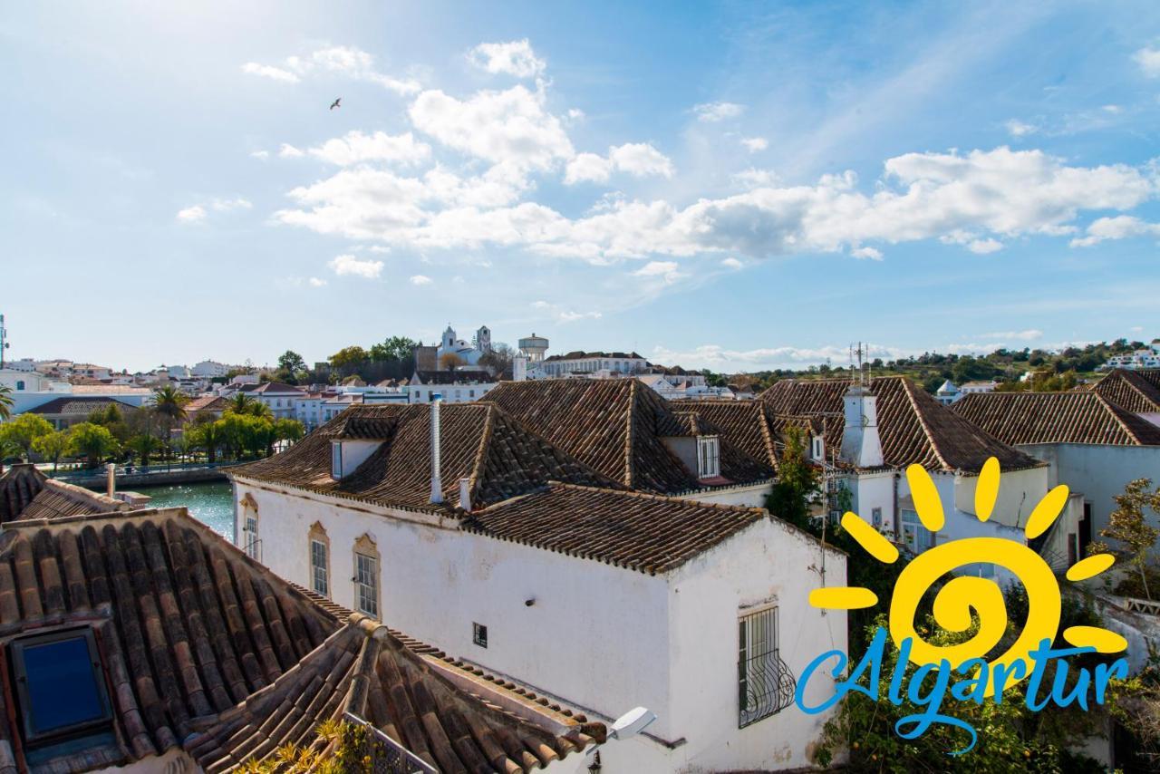 Buganvilia By Algartur Tavira